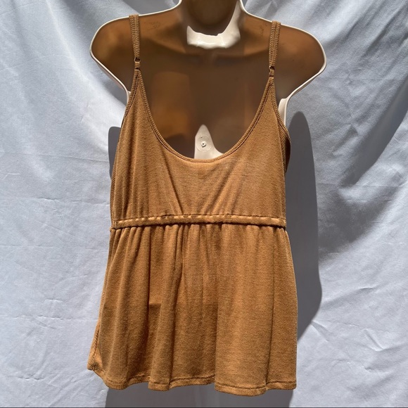 Express One Eleven Gold Ribbed Twist Front Top Size M - Picture 2 of 11